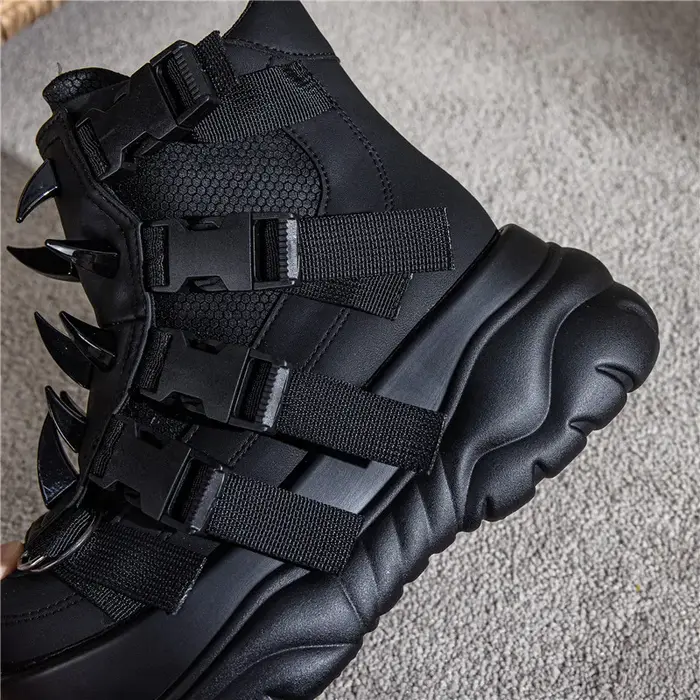 2025 nouvelles femmes Punk Rivet Muffin plate-forme sport rétro Rivets bottes courtes en métal lourd