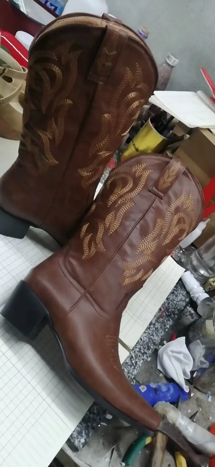 Bottes de cowboy en PU brodées mi-mollet pour femmes, chaussures à talon épais, Parker pointu, grand