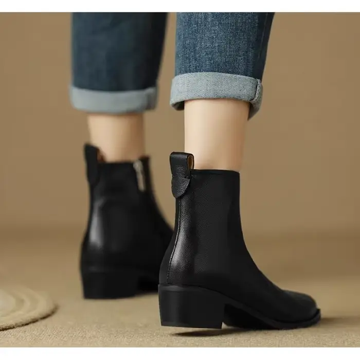 Bottines minimalistes à bout pointu et à talons mi-hauts pour femmes