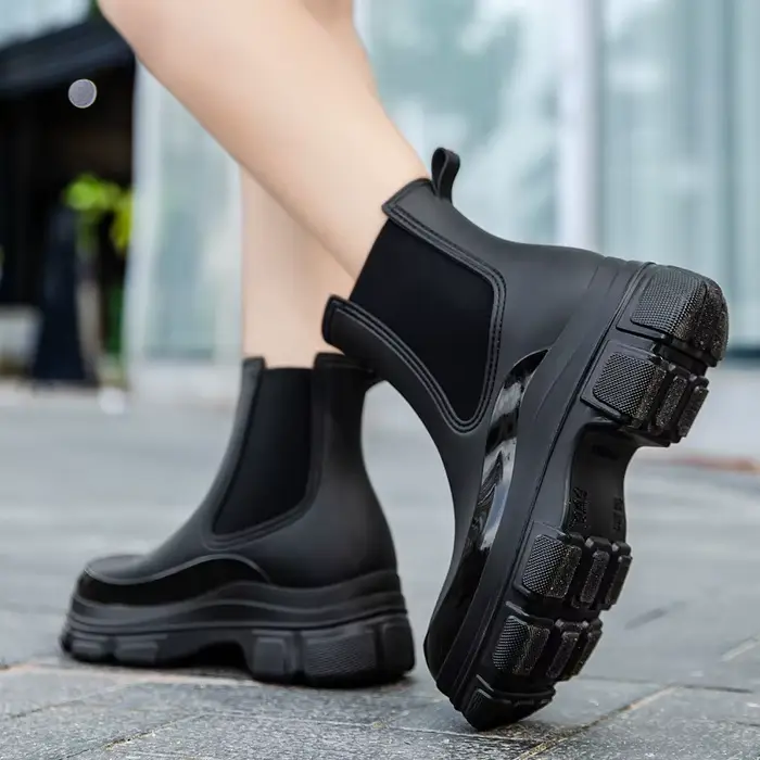Bottes de pluie en caoutchouc imperméables et antidérapantes pour femmes, mi-mollet, plateforme de jardin, chaussures de pluie légères pour l'extérieur été