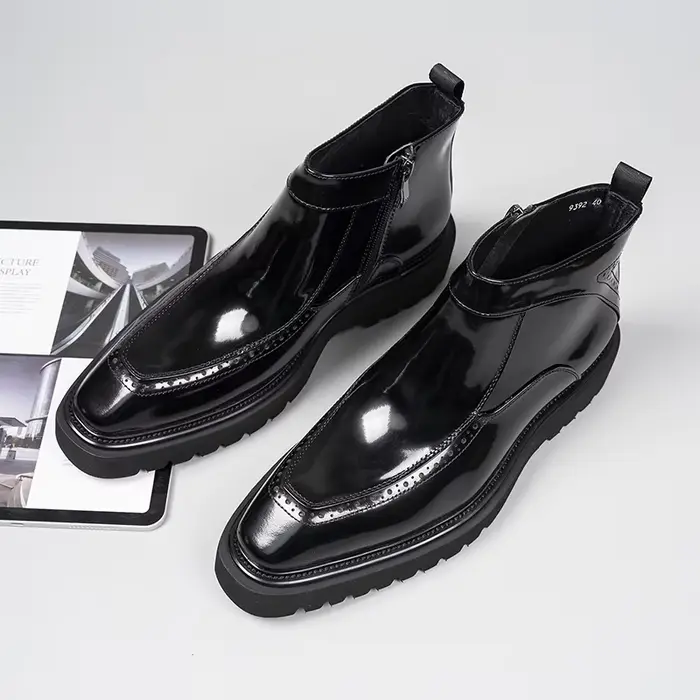 Bottes montantes à bout pointu avec fermeture éclair pour hommes, Surface en cuir brillant, faites à