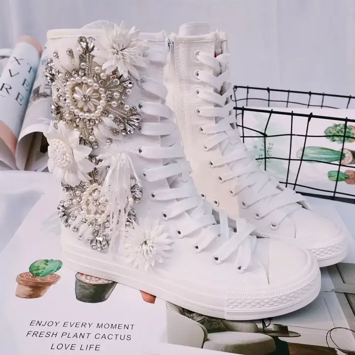 Bottes en toile à bout rond pour femmes, chaussures plates décontractées avec fleurs, perles et pomp