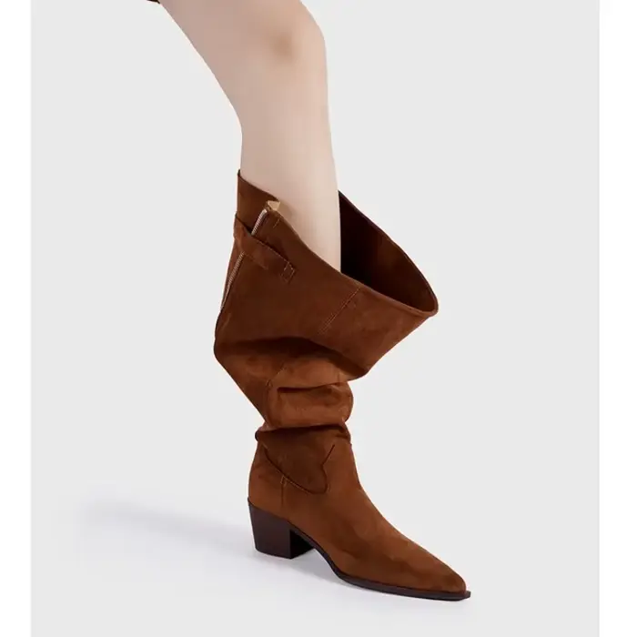 Bottes plissées à talons bas pointus avec fermeture à glissière arrière