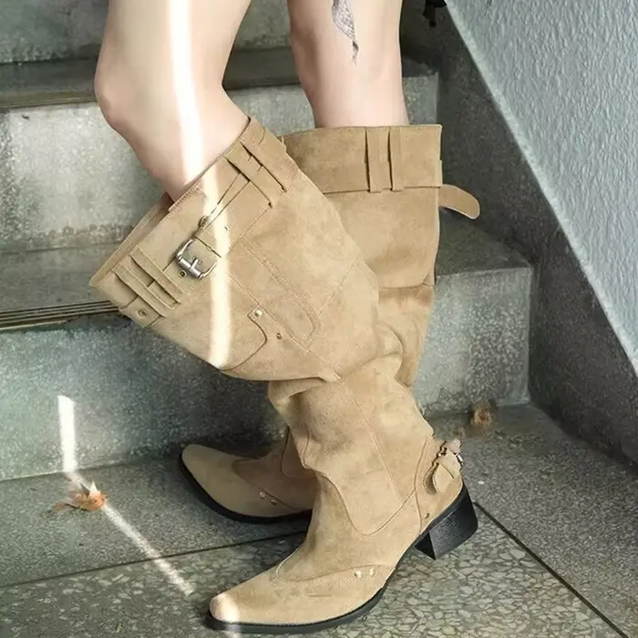 Bout pointu femmes bottes hautes chaussures de mode de créateur talons hauts