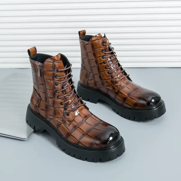 Nouvelles bottes rétro haut de gamme à semelles épaisses augmentant la hauteur pour l'automne et l'hiver