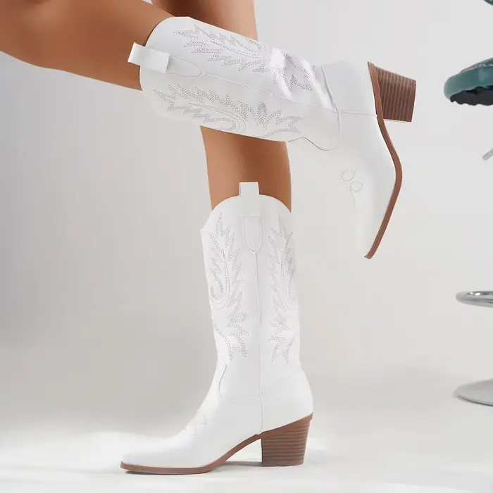 Bottes de cow-girl occidentales brodées à enfiler pour femmes