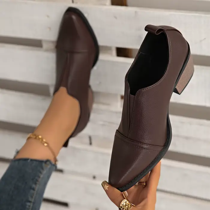 Bottines noires à talons épais et bout pointu pour femmes