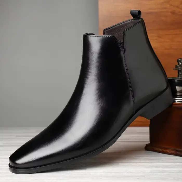 Nouvelles bottes classiques Chelsea pour hommes haute qualité bout pointu cuir verni semelle en caoutchouc pour affaires et sorties printemps automne