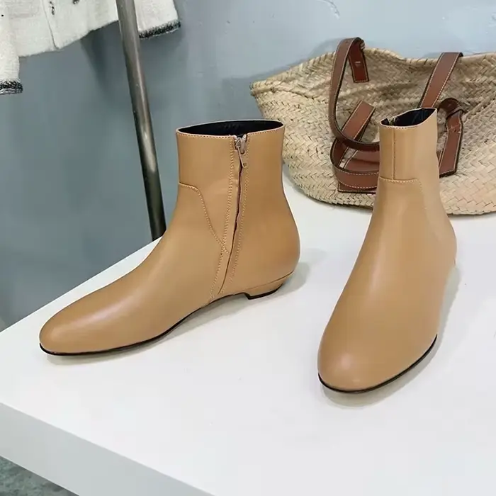 Nouvelles femmes couleur unie fermeture éclair latérale épaisse avec cheville Botas bout rond en cuir véritable bottes
