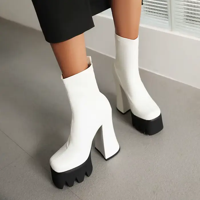 Bottes courtes en PU à talons hauts et épais pour femmes, chaussures à semelle creuse, très hautes, 