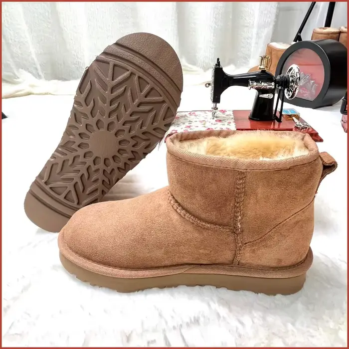 Bottes de neige intégrées en peau de mouton et laine pour hommes et femmes