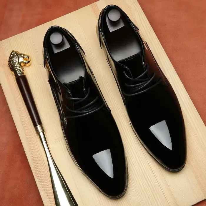 Chaussures habillées noires à bout pointu pour hommes, élégantes et classiques en cuir, non décontra