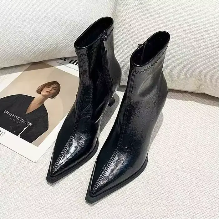Bottes courtes élastiques rouges pour femmes