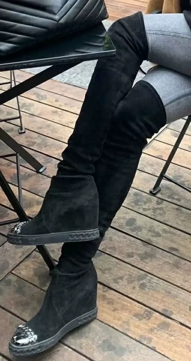 Cuissardes Parker en cuir suédé noir pour femme, talon compensé intérieur augmenté, à enfiler sur le