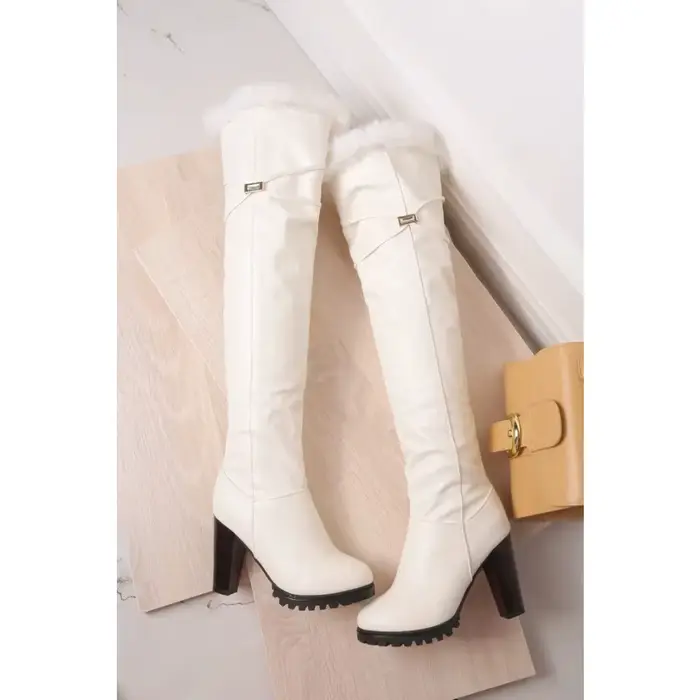 Bottes en cuir à talons hauts pour femmes