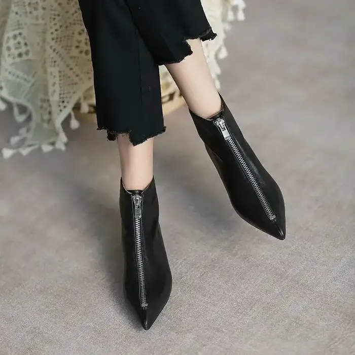 Bottines en cuir à bout pointu pour femmes