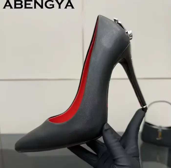 Offre spéciale bout pointu genou bottes hautes femmes en cuir verni métal talons aiguilles minces Ch