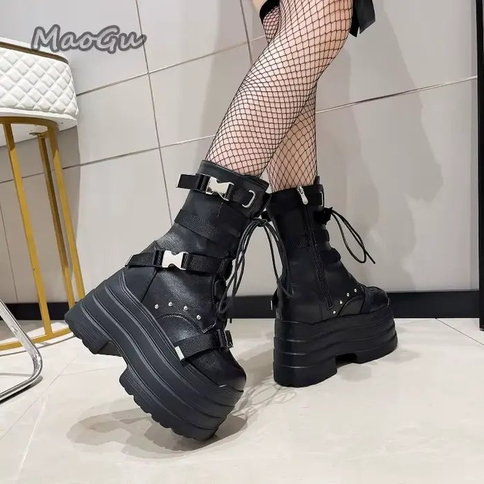 Design de mode Super haute femmes bottes fond épais boucle sangles à lacets gothique