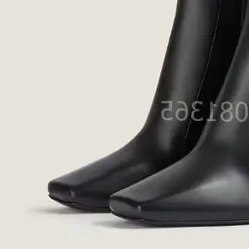 Bottes hautes en cuir noir à bout carré élégantes et modernes pour femmes occasions spéciales hiver soirées bureau