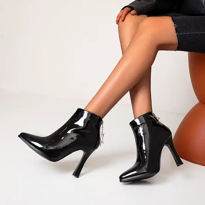Bottines modernes en cuir verni pour femme