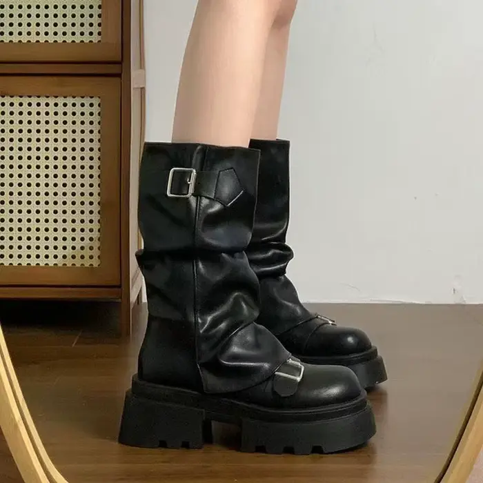 Chaussures pour femmes mi-mollet bottes