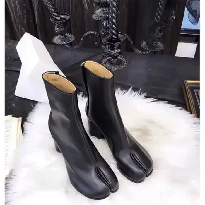 2024 marque Design Tabi bottes bout fendu gros talon haut femmes bottes en cuir Zapatos Mujer mode a