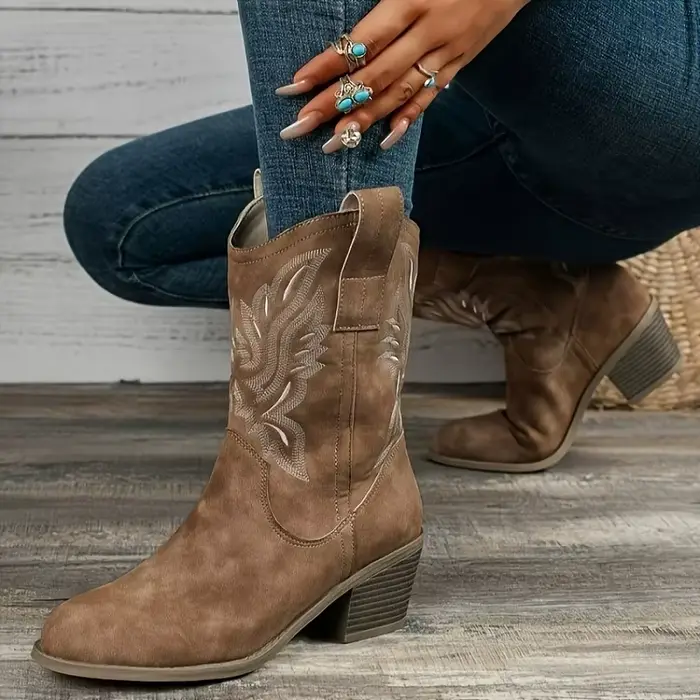 Bottes de cowboy western pour femme, mi-mollet, en faux daim brodé, à talon carré épais, bout pointu