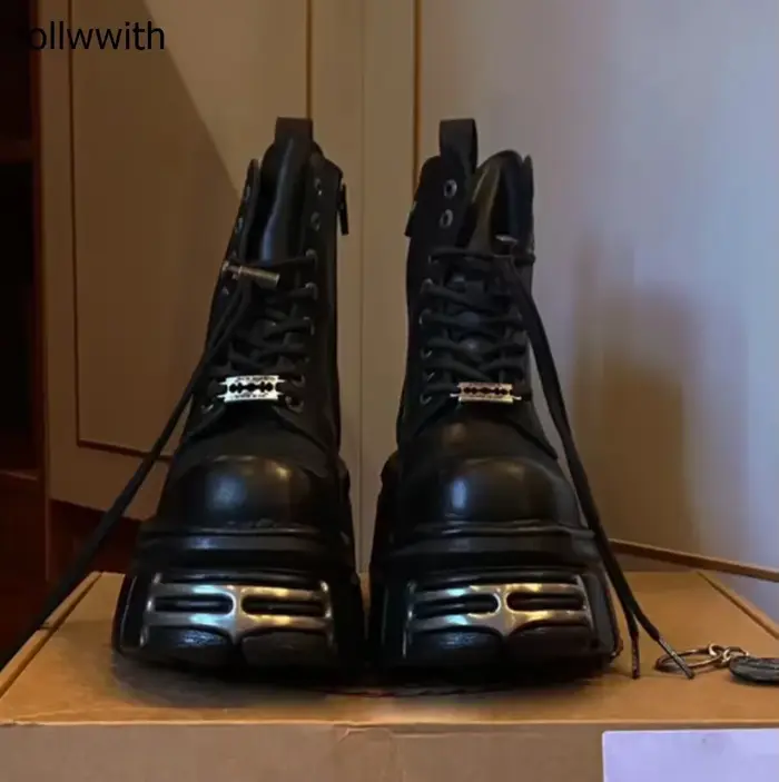 Boucle en métal talon compensé bottes à lacets à semelles épaisses femmes