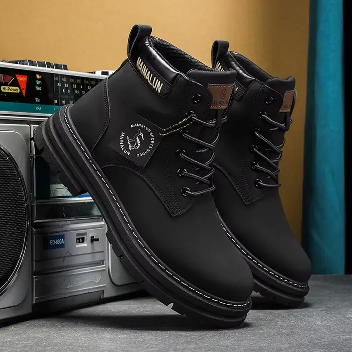Bottes à lacets robustes