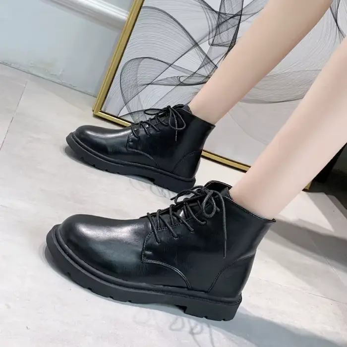 Bottes de rinçage noires à lacets pour femmes