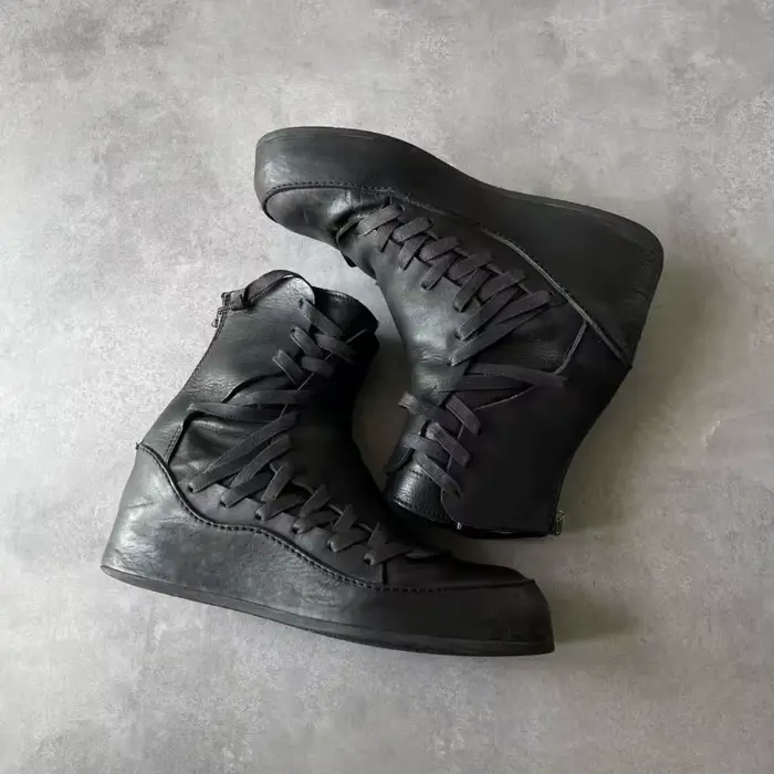 Bottes de marche noires à nouer sur le côté bout rond semelles épaisses cuir véritable pour hommes style streetwear printemps automne ocassions spéciales