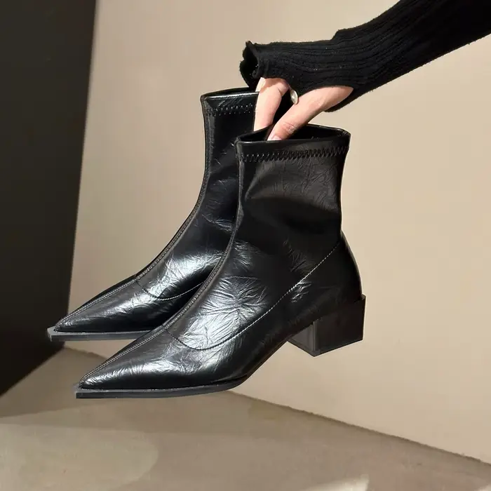 Bottes pour femmes élégantes à talon bas et bout pointu en caoutchouc pour l'automne et l'hiver occasions spéciales confort urbain