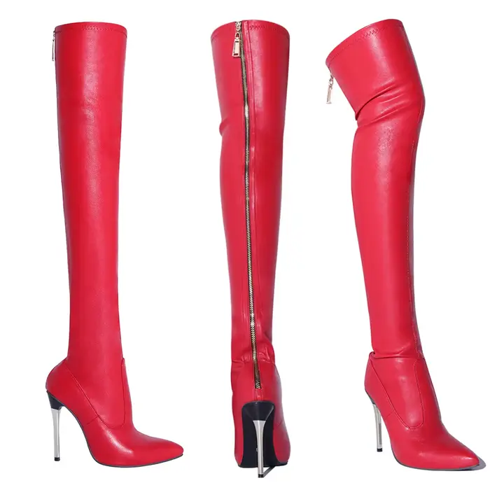 Bottes noires à la mode pour femmes