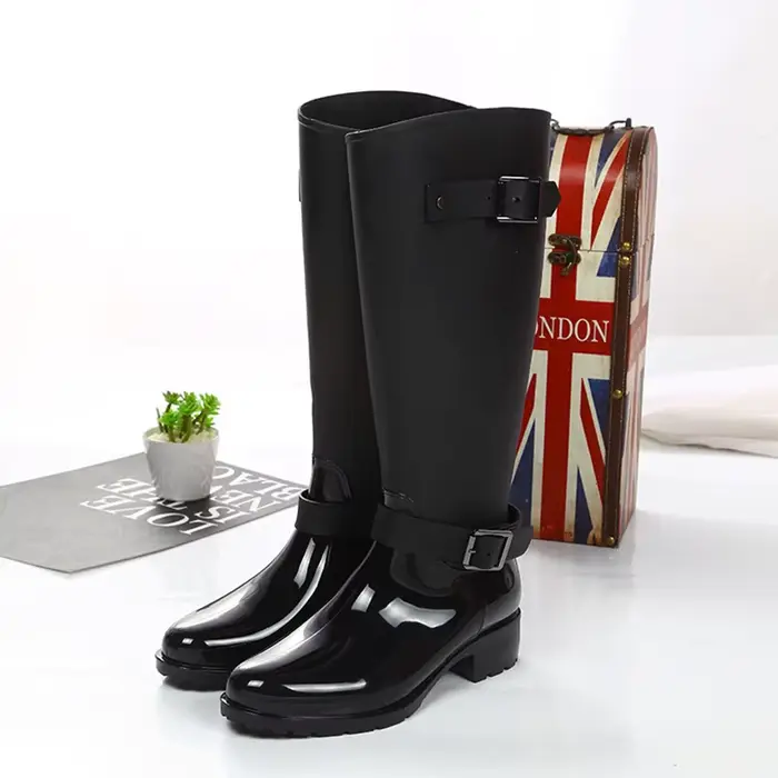 Bottes hautes à fermeture éclair pour femmes