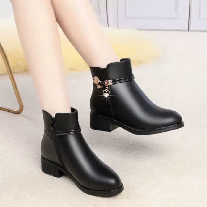 2025 bottes courtes en fourrure de cuir souple d'hiver pour femmes-chaussures en coton chaud à talon épais