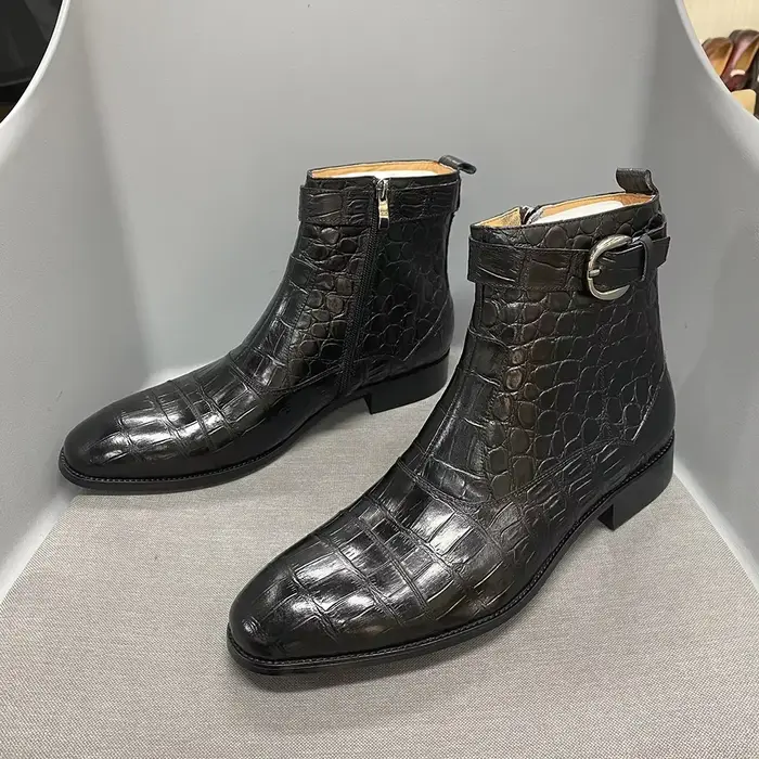Bottines de luxe en cuir véritable homme style de rue imprimé crocodile talon bas pour mariage soirée bureau街道风格男士鳄鱼皮压纹短靴，适合婚礼、晚宴和办公室穿着