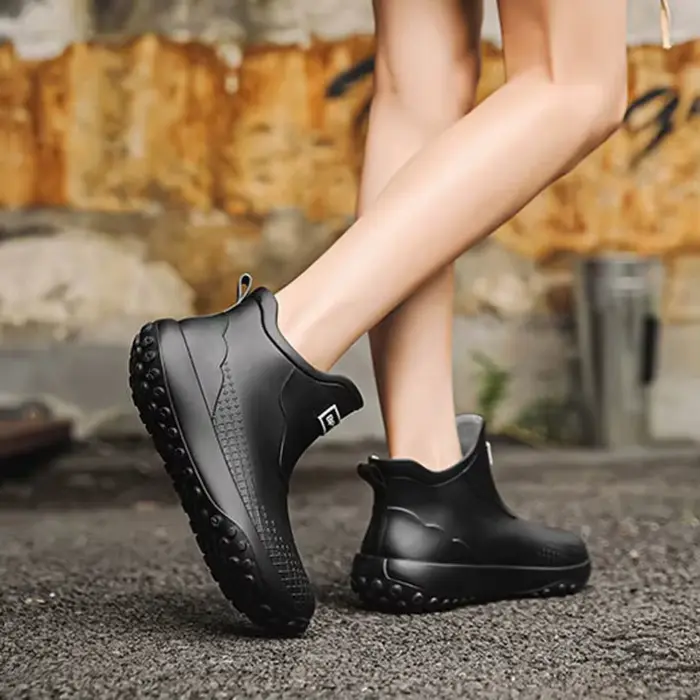 Bottes de pluie en caoutchouc pour femmes imperméables et antidérapantes pour les journées de pluie confortables et durables