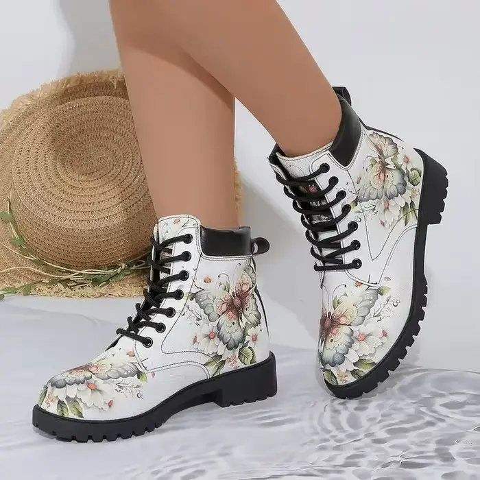 Bottes à lacets pour femmes avec talons carrés bas, bout rond rétro, motif floral, chaussures de neige pour l'hiver, bottes faites à la main pour les occasions spéciales