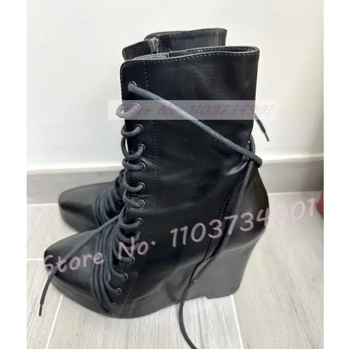 Bottes de rinçage en daim croisées style punk pour femmes avec talon compensé et fermeture à glissière pour occasions spéciales et tenues quotidiennes