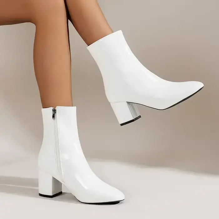 Bottes de rinçage blanches pour femmes