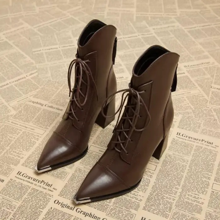 Bottines à bout pointu pour femmes, chaussures à talons hauts, boots d'hiver, escarpins modernes pour occasions spéciales et cadeaux de luxe