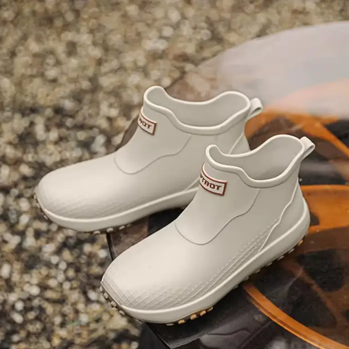 Bottes de pluie en caoutchouc pour femmes imperméables et antidérapantes pour les journées de pluie confortables et durables