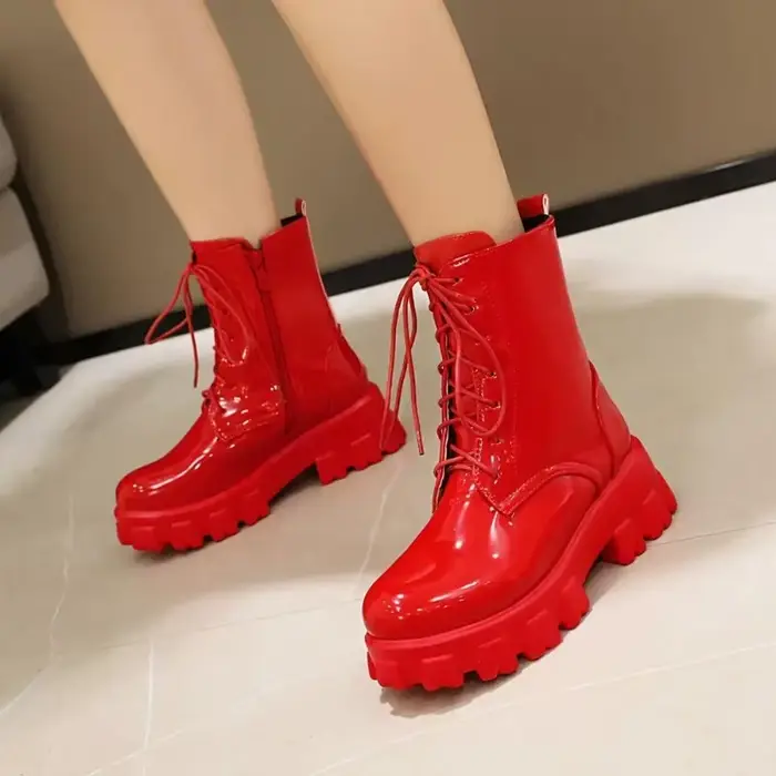 Bottines en cuir verni pour femmes