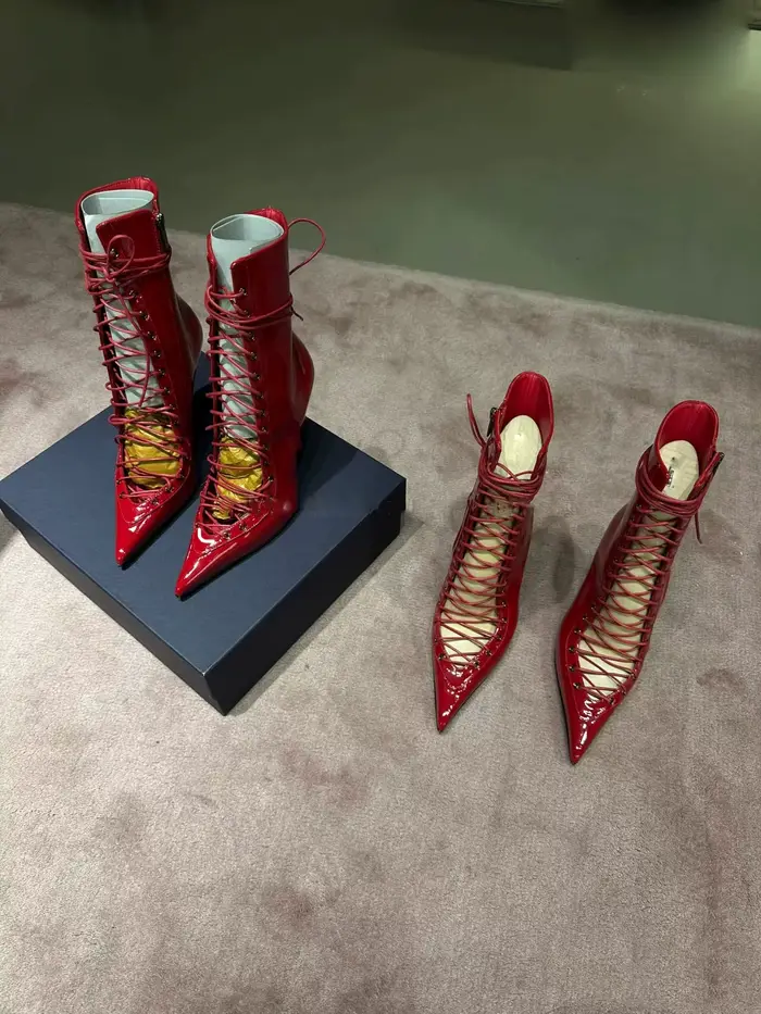 Bottines élégantes en cuir verni rouge bout pointu talons fins bottes mi-mollet pour femmes style moderne printemps automne occasions spéciales
