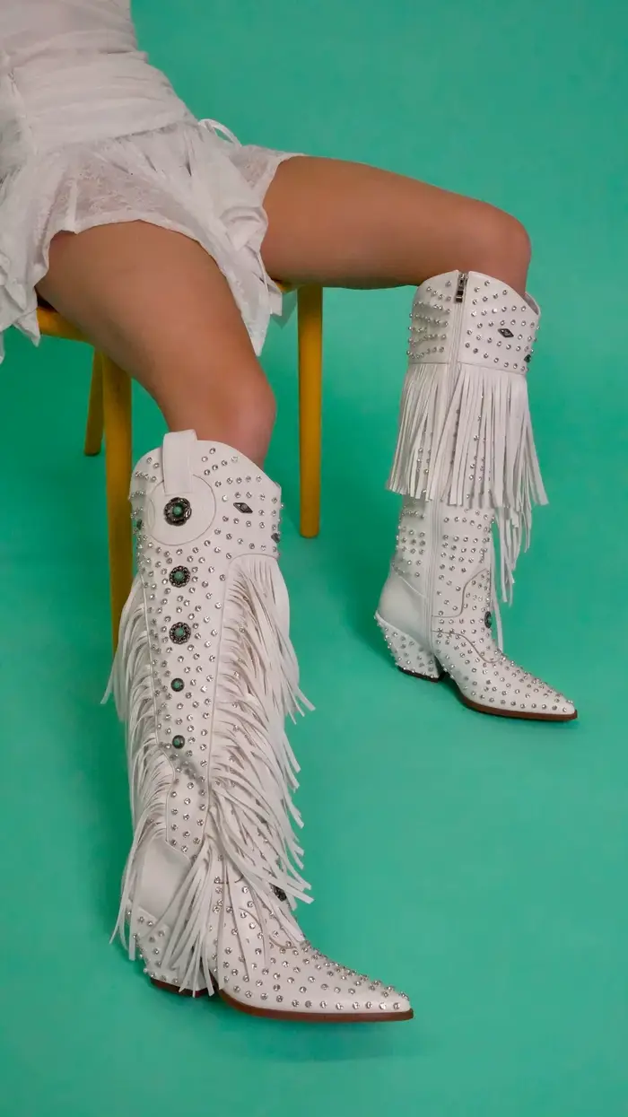 2025 femmes classiques franges Western genou bottes hautes femme daim Cowboy longs chaussons dames automne bout pointu talon gland Rivets