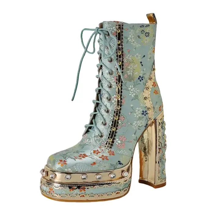 Bottines à plateforme brodées à lacets et talon épais pour femme, collection Hiver 2026, motif flora