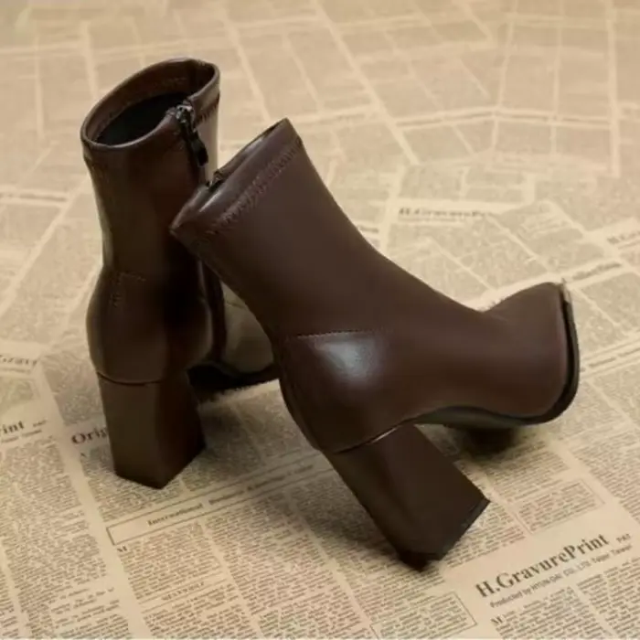 Bottines Chelsea noires bout pointu talon haut avec décoration en métal pour femmes occasions spéciales printemps automne hiver