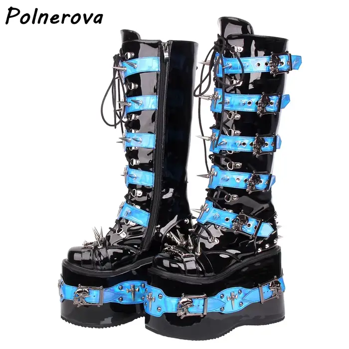 Bottes à rivets noirs et bleus pour femmes